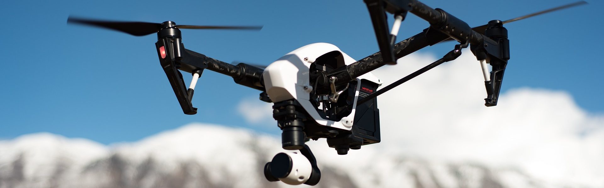 drone-1245980_1920
